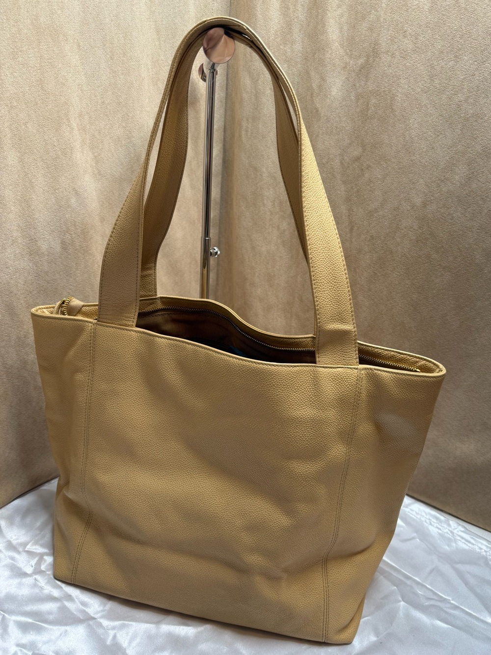 Chanel Caviar Leather CC Tote Bag Gold Hardware Vintage Shoulder Shopper - Picture 3 of 16
